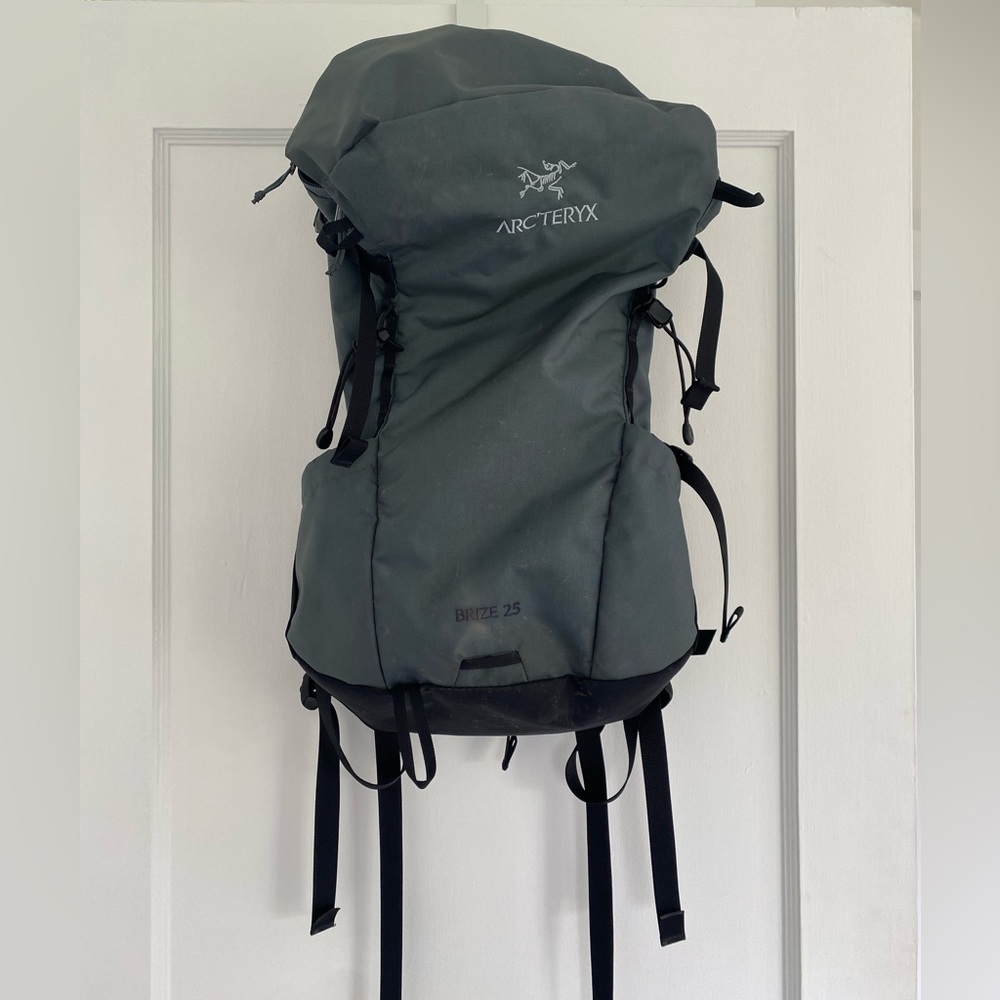 Decent used condition Arc’teryx brize 25 backpack
